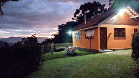 Chale cor cenoura cozinha e [editado] lareira