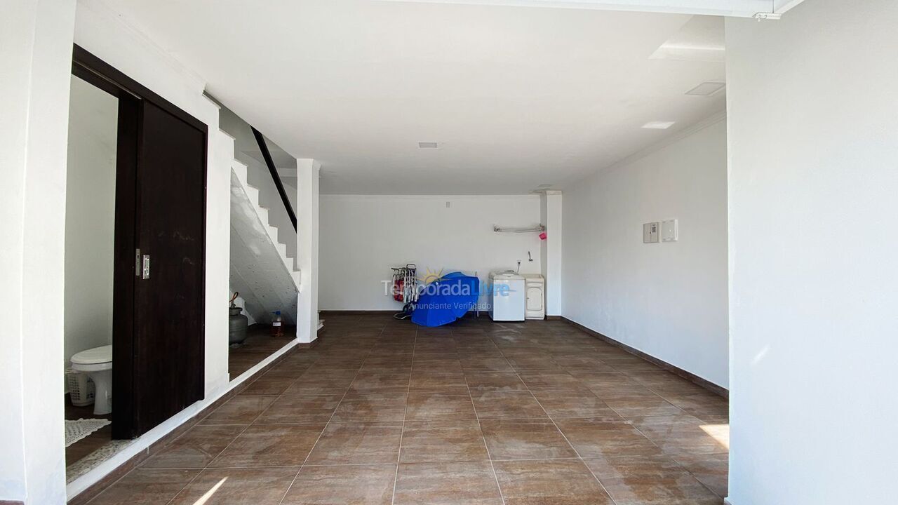Apartamento para aluguel de temporada em Passo de Torres (Passargada)
