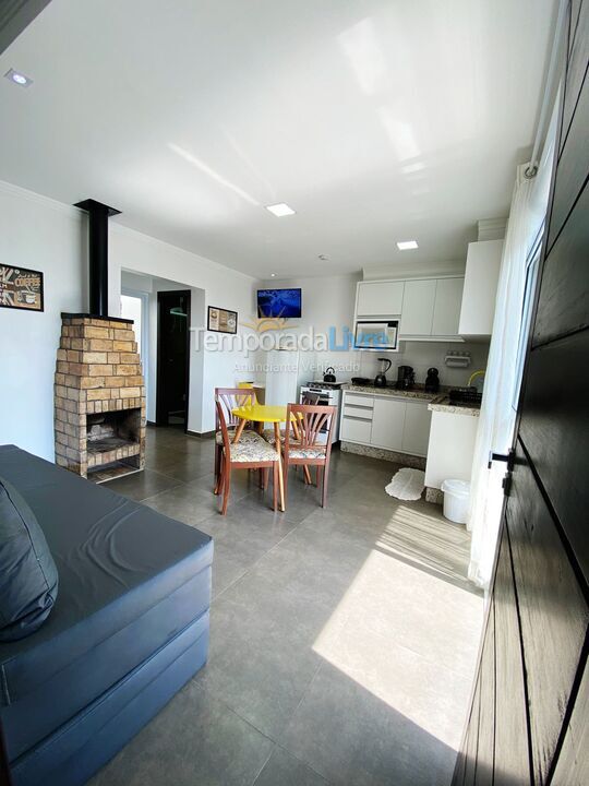 Apartamento para aluguel de temporada em Passo de Torres (Passargada)