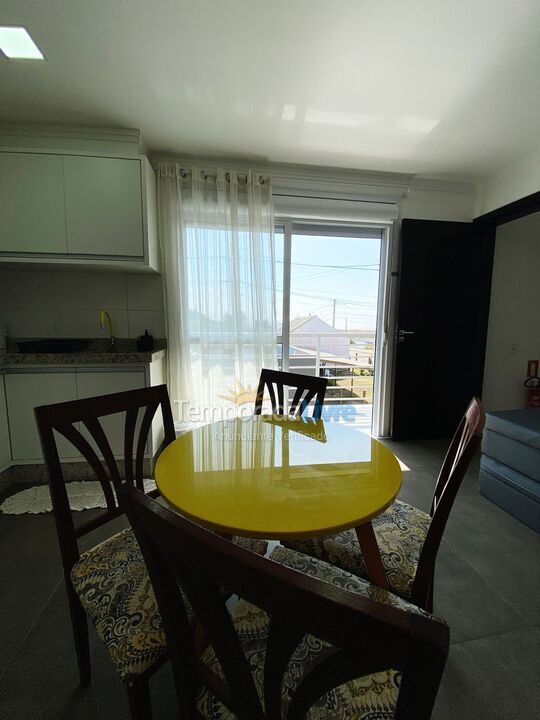 Apartamento para aluguel de temporada em Passo de Torres (Passargada)