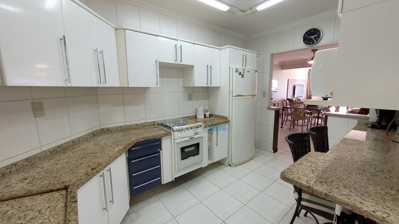 Apartamento para aluguel de temporada em Bombinhas (Praia de Bombas)