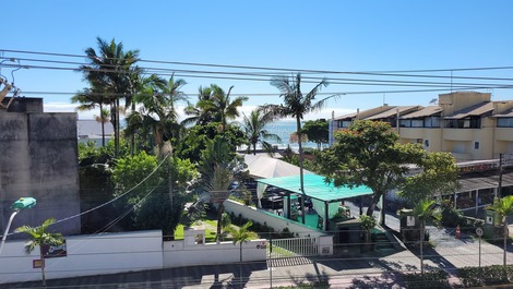 Praticidade na Praia de Bombas – 3 Quartos, Internet e Garagem!