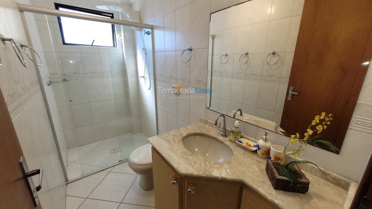 Apartamento para aluguel de temporada em Bombinhas (Praia de Bombas)