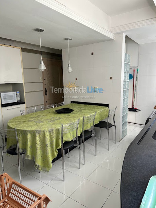 Apartamento para aluguel de temporada em Balneário Camboriú (Praia Central)