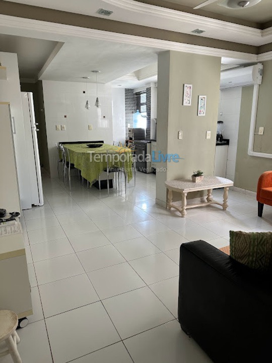 Apartamento para aluguel de temporada em Balneário Camboriú (Praia Central)