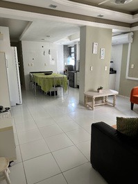 201 1 suíte +1 dormitório lateral 3 ar edificio Frente mar