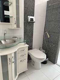 201 1 suíte +1 dormitório lateral 3 ar edificio Frente mar