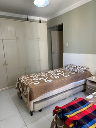 201 1 suíte +1 dormitório lateral 3 ar edificio Frente mar