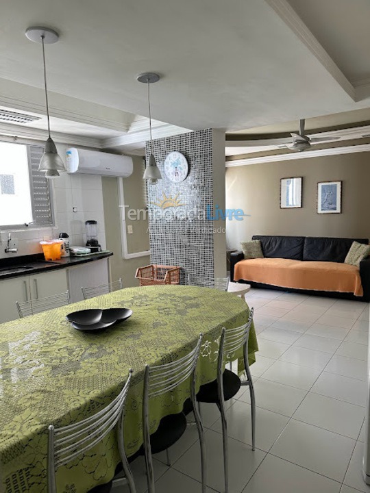 Apartamento para aluguel de temporada em Balneário Camboriú (Praia Central)