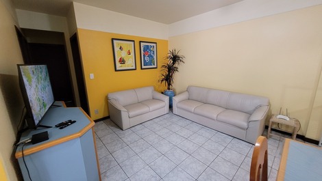 Apartment on the avenue with 3 bedrooms.
