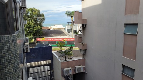 Apartment on the avenue with 3 bedrooms.