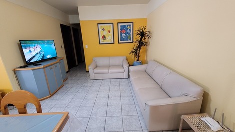 Apartment on the avenue with 3 bedrooms.