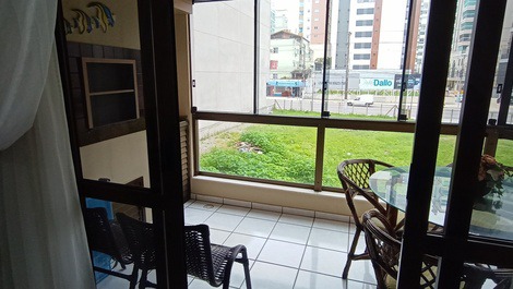 Sacada com churrasqueira