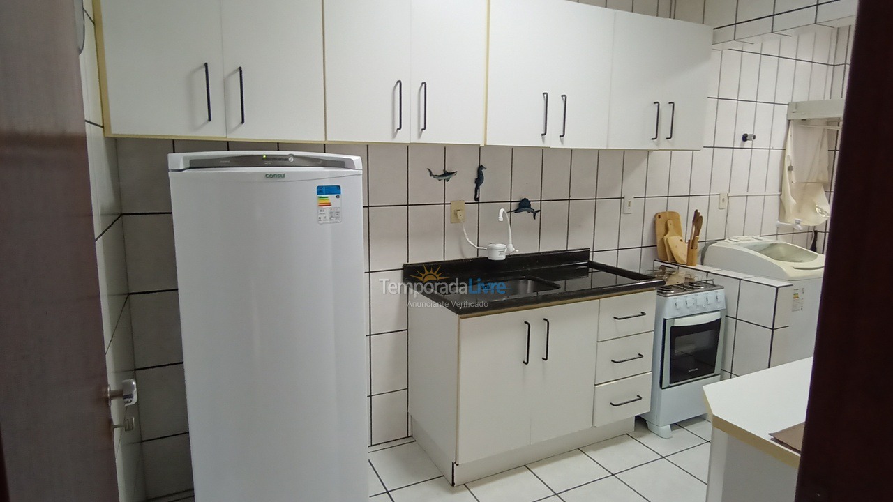 Apartamento para aluguel de temporada em Itapema (Meia Praia)