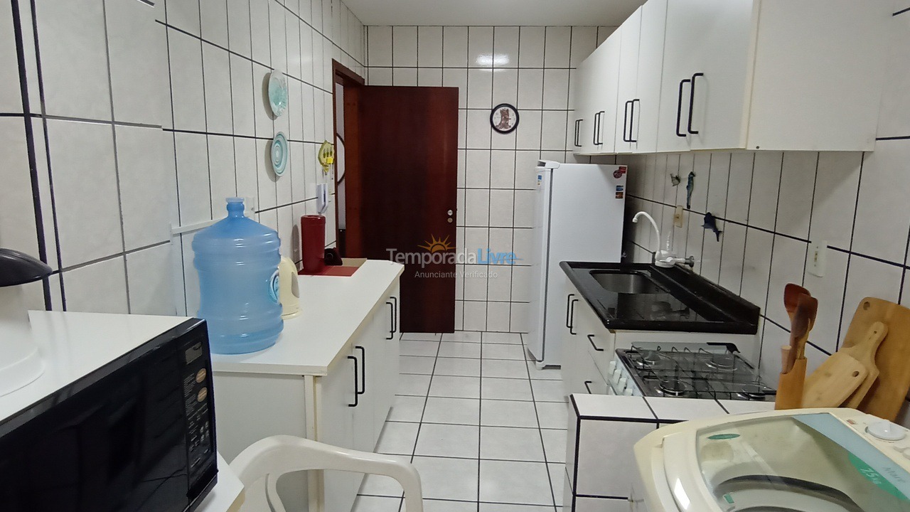 Apartamento para aluguel de temporada em Itapema (Meia Praia)