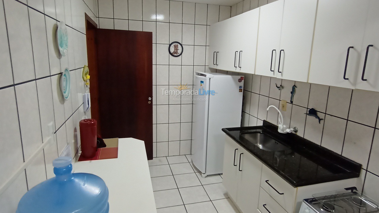 Apartamento para aluguel de temporada em Itapema (Meia Praia)