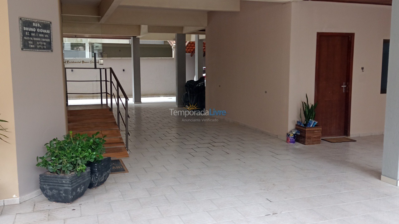 Apartamento para aluguel de temporada em Itapema (Meia Praia)