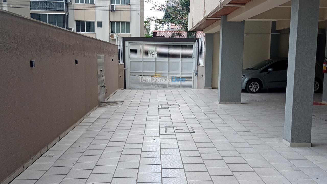 Apartamento para aluguel de temporada em Itapema (Meia Praia)