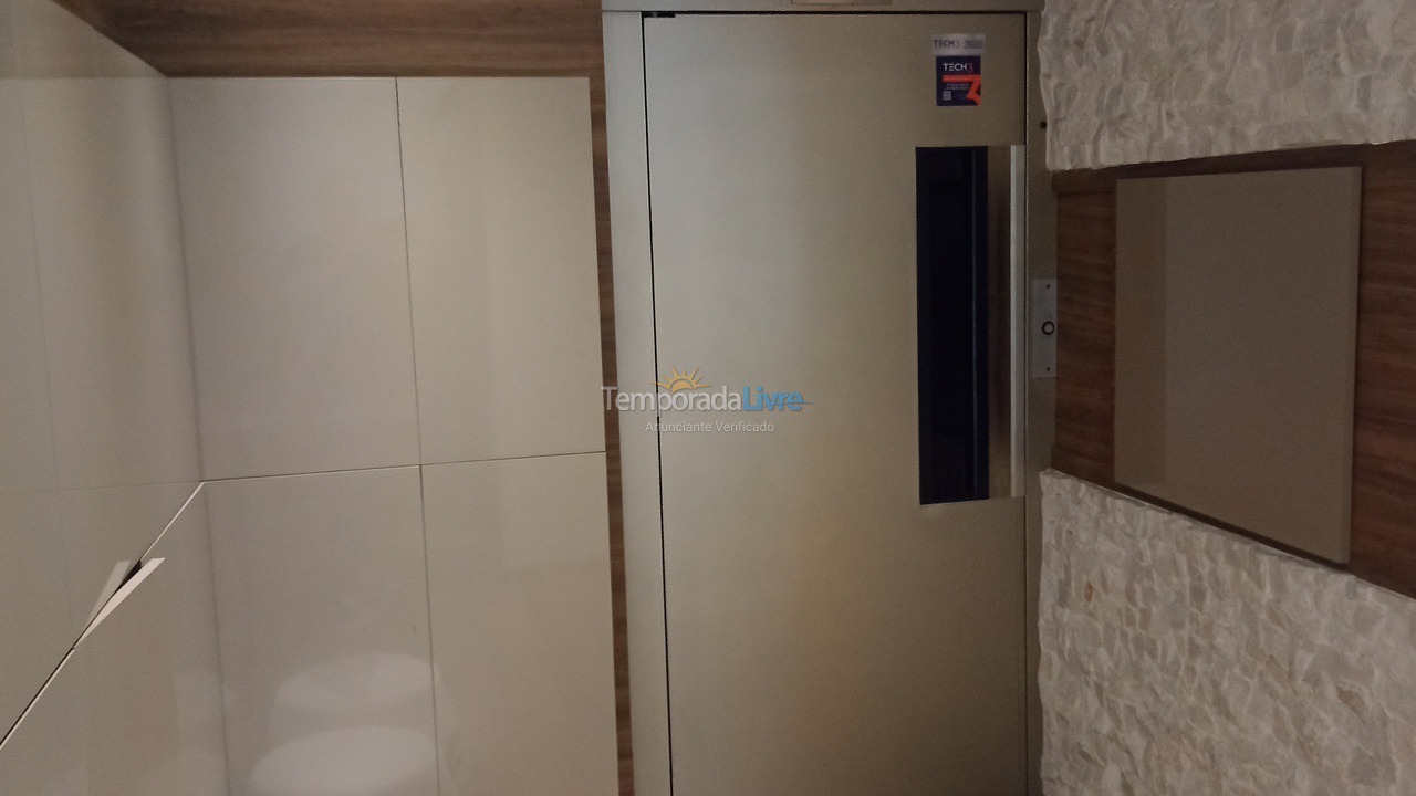 Apartamento para aluguel de temporada em Itapema (Meia Praia)