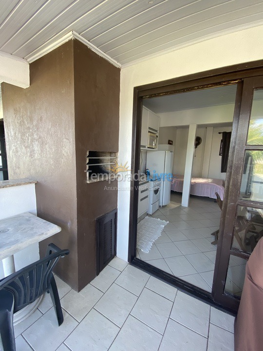 Apartamento para aluguel de temporada em Passo de Torres (Praia dos Molhes)