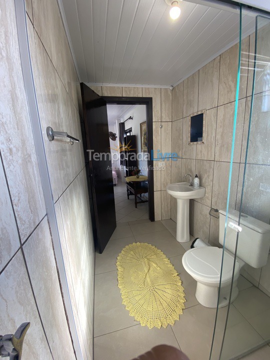 Apartamento para aluguel de temporada em Passo de Torres (Praia dos Molhes)