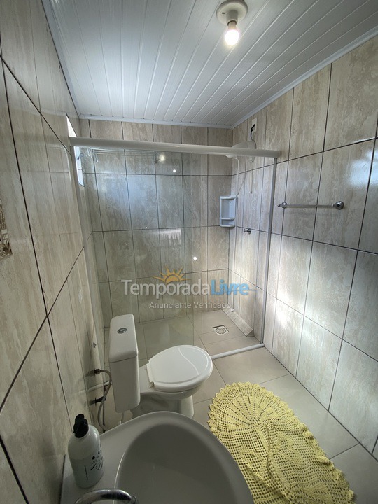 Apartamento para aluguel de temporada em Passo de Torres (Praia dos Molhes)