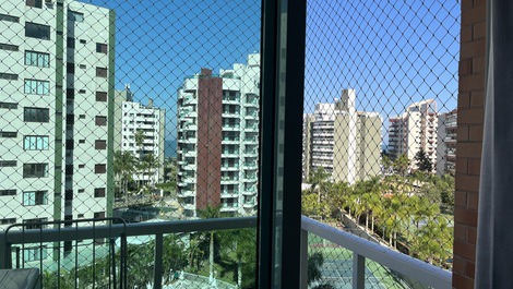 Vista da sacada c/ rede de proteção