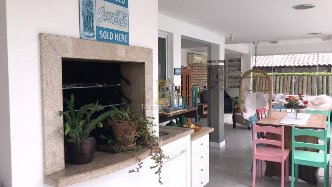 Casa para alquiler de vacaciones em Florianopolis (Jurerê Internacional)