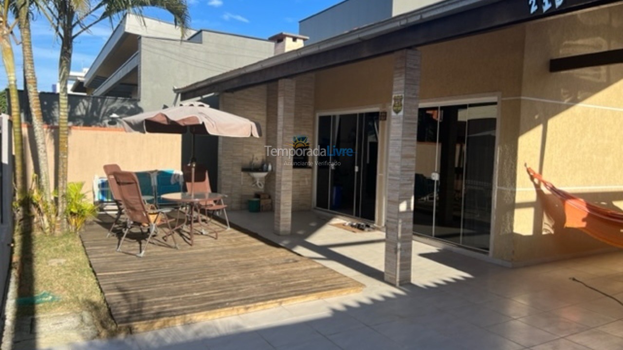 Casa para alquiler de vacaciones em São Francisco do Sul (Prainha)