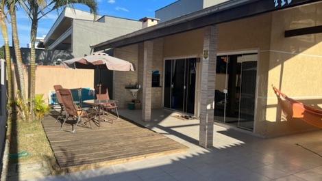 Excelente casa en la 1a cuadra de Prainha, WI-FI, barbacoa, cisterna