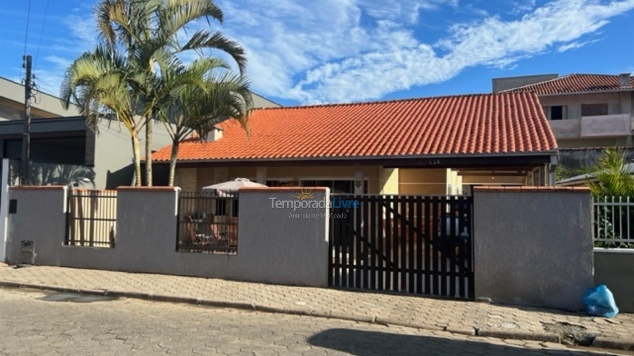 Casa para alquiler de vacaciones em São Francisco do Sul (Prainha)