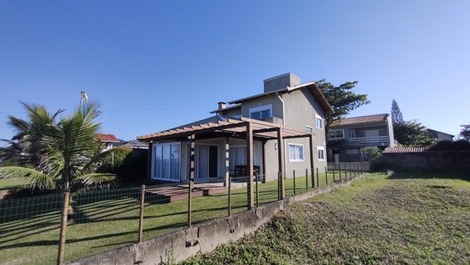 Excelente imóvel frente mar, 1 suite mais 3 quartos com AC, WI-FI