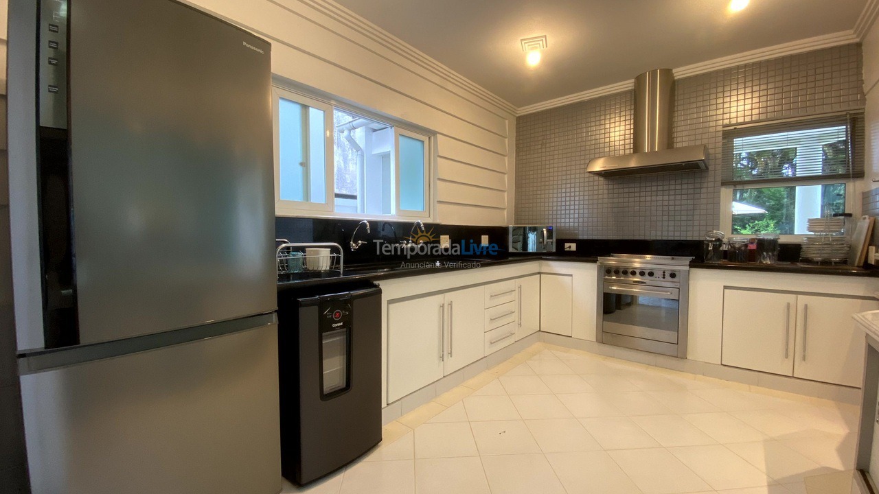 Casa para aluguel de temporada em Bertioga (Riviera de São Lourenço)