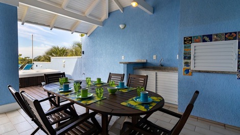 HERMOSA CASA JUNTO AL MAR EN MARISCAL, 05 DORMITORIOS