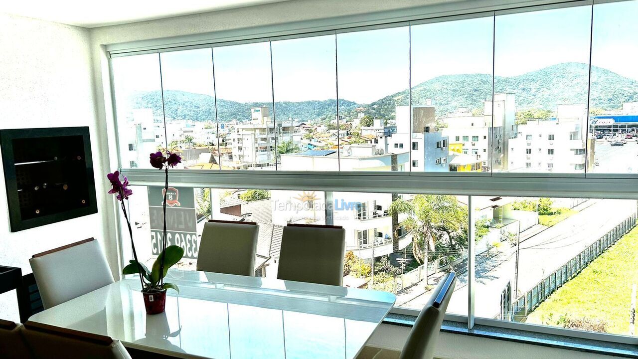 Apartamento para aluguel de temporada em Bombinhas (Praia de Bombas)