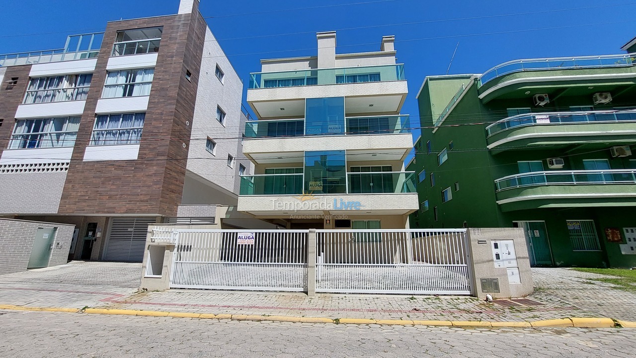 Apartment for vacation rental in Bombinhas (Praia de Bombinhas)