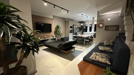 CASA A 40 METROS DEL MAR CON 4 GRANDES SUITES A POCOS PASOS DE LA PLAYA