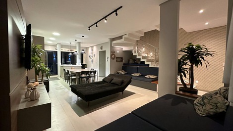 CASA A 40 METROS DEL MAR CON 4 GRANDES SUITES A POCOS PASOS DE LA PLAYA