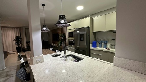 CASA A 40 METROS DEL MAR CON 4 GRANDES SUITES A POCOS PASOS DE LA PLAYA