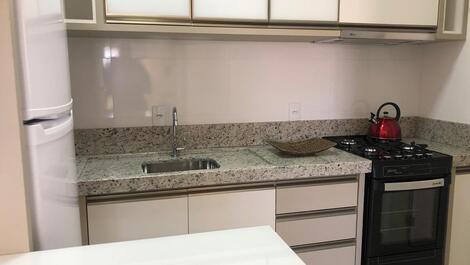 APARTAMENTO LINDO E COMPLETO NA PRAIA DO MARISCAL