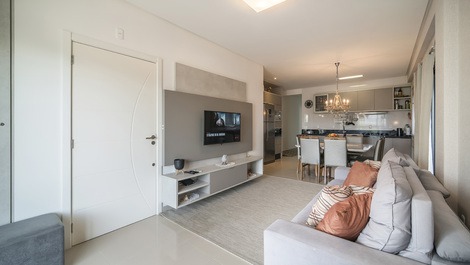 APARTMENT NEAR THE BEACH FOR UP TO 9 PEOPLE