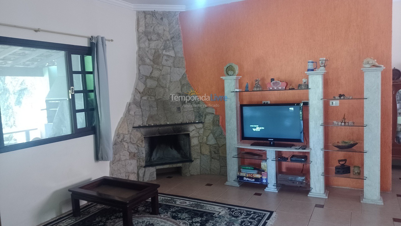 Casa para alquiler de vacaciones em Bertioga (Praia de Guaratuba)