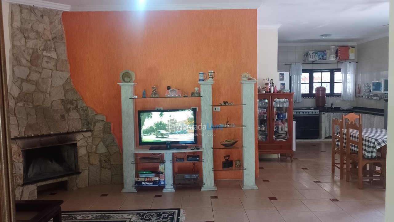 Casa para alquiler de vacaciones em Bertioga (Praia de Guaratuba)