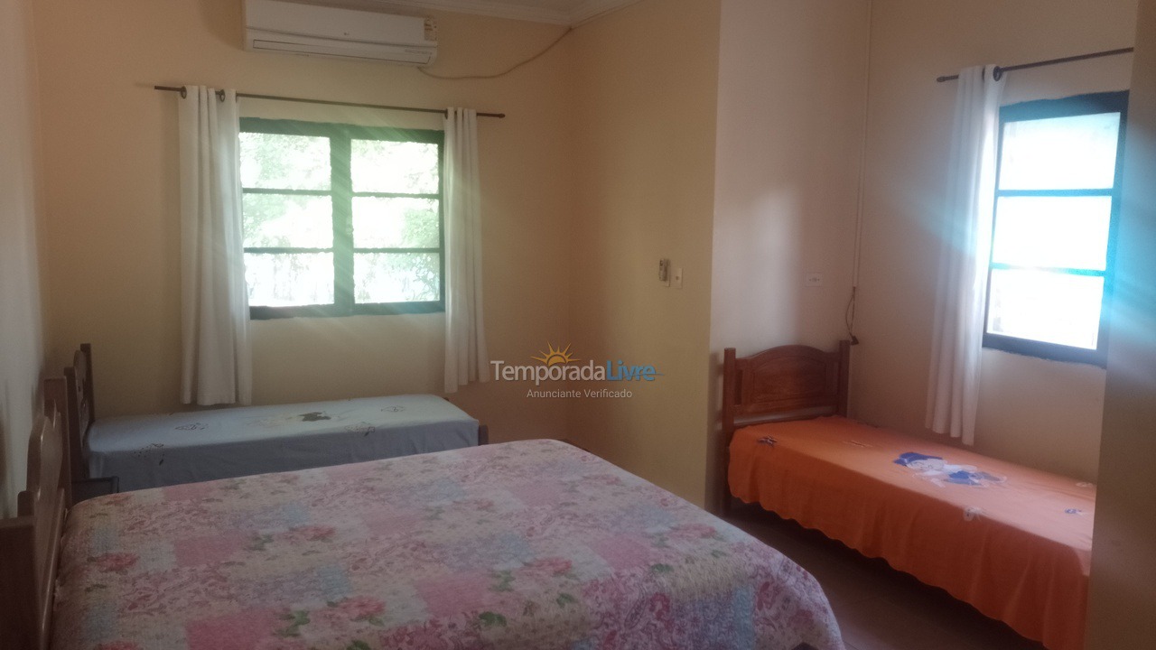 Casa para alquiler de vacaciones em Bertioga (Praia de Guaratuba)