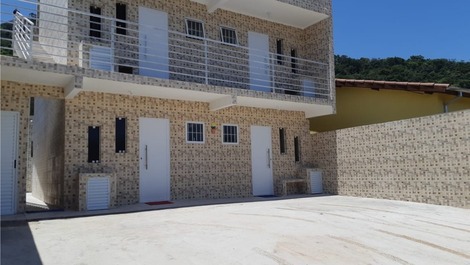 Lindo Apto 2 dorm com Piscina wi-fi praia Maranduba Ubatuba