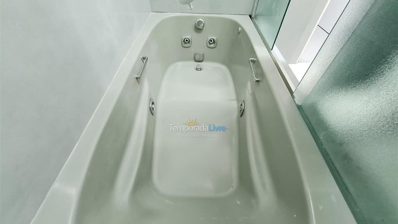 Apartment for vacation rental in Guarujá (Pitangueiras)