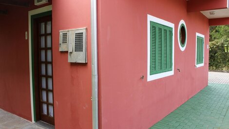 1 bedroom house, 350 meters from the beach, up to 4 people, air conditioning
