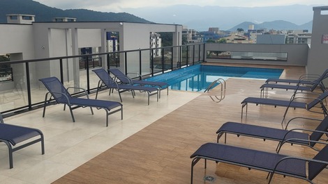Ap. Ubatuba, Wifi, Smart TV, 2 suites, espacio cubierto, piscina.