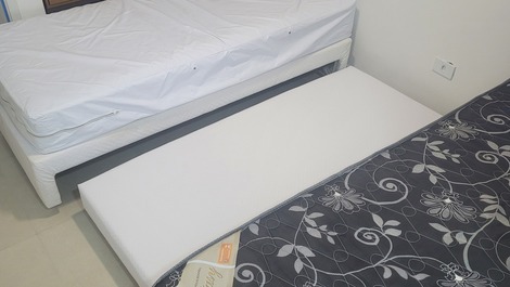 Ap. Ubatuba, Wifi, Smart TV, 2 suites, espacio cubierto, piscina.