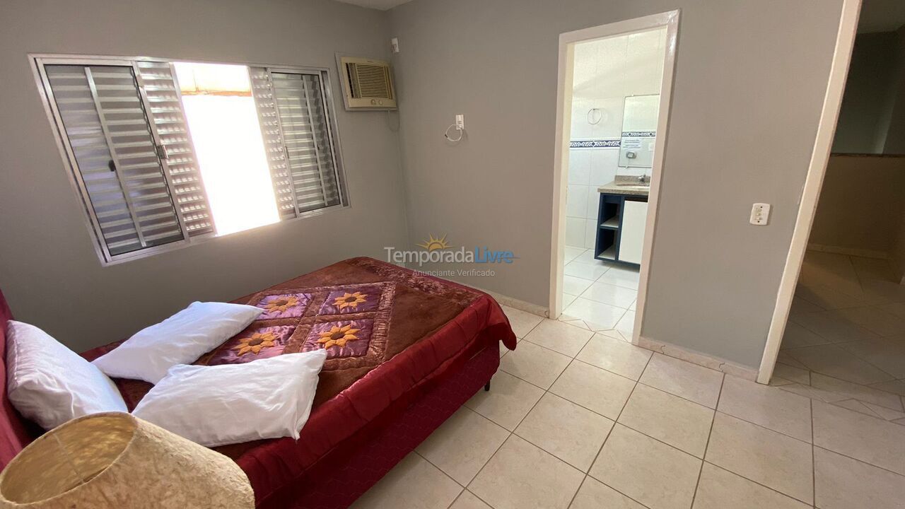 Casa para aluguel de temporada em Bombinhas (Praia de Bombas)